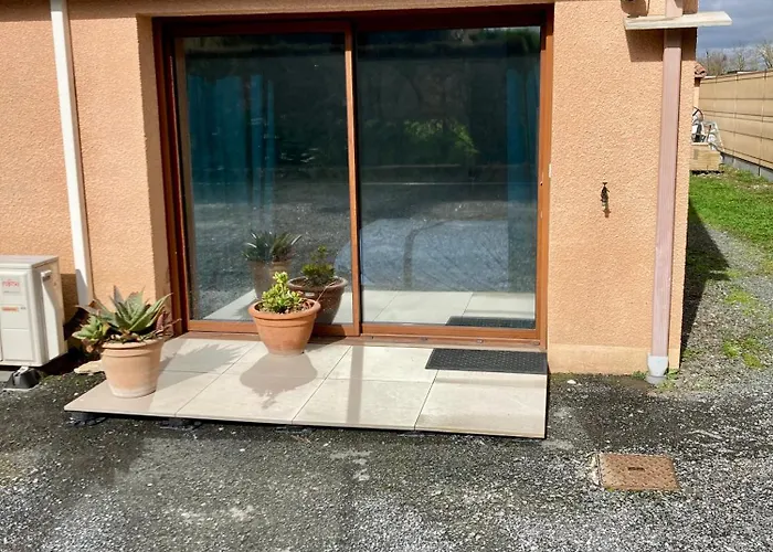 Chambre Paisible Bed and Breakfast Αλμπί